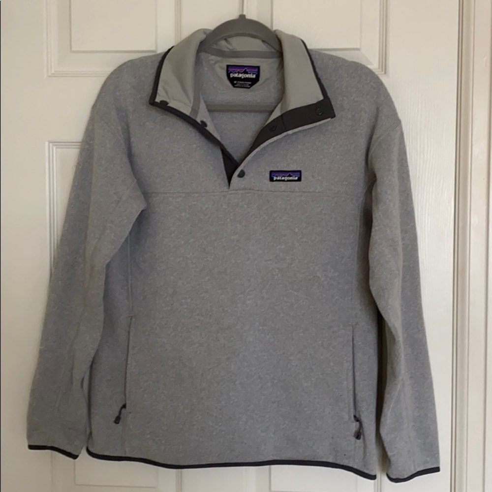 COPY - Grey Quarter button up Patagonia sweatshirt!